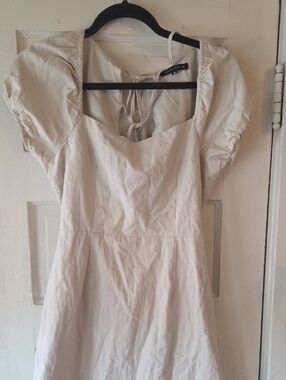 Light Beige Square Neck Short Sleeve Dress